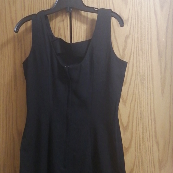 LONG BELOW KNEE BLACK FORMAL DRESS - Picture 3 of 5